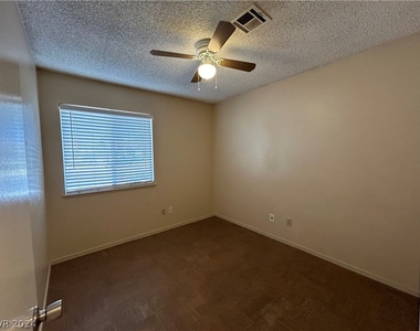 5513 W Bartlett Avenue - Photo Thumbnail 10