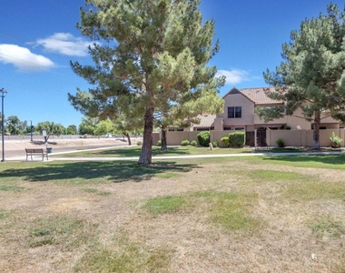 3491 N Arizona Avenue - Photo Thumbnail 10