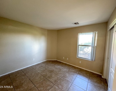 12526 W Coldwater Springs Boulevard - Photo Thumbnail 8