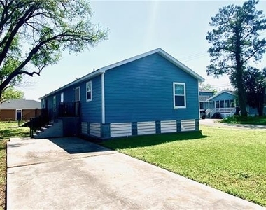 2302 Abundance Street - Photo Thumbnail 9