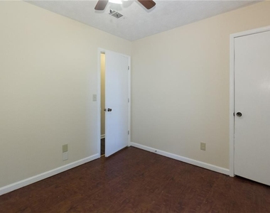 2098 Walden Park Drive - Photo Thumbnail 9