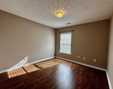 210 Mincey Way - Photo Thumbnail 18