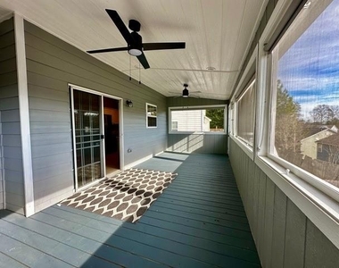 210 Mincey Way - Photo Thumbnail 10