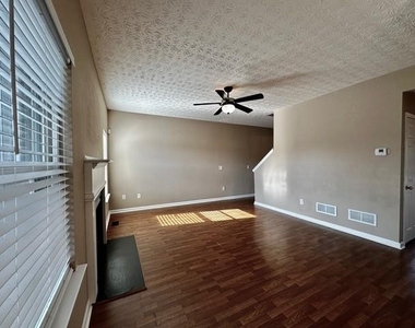 210 Mincey Way - Photo Thumbnail 1