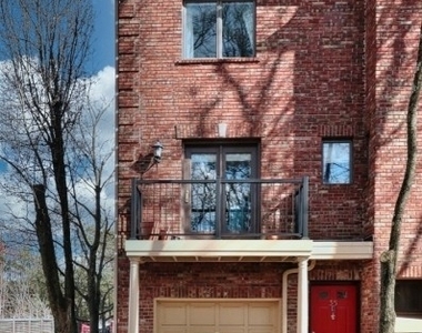 35 Mews Ln - Photo Thumbnail 0