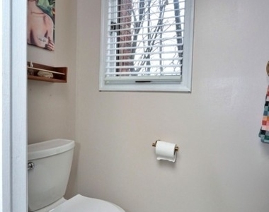 35 Mews Ln - Photo Thumbnail 20