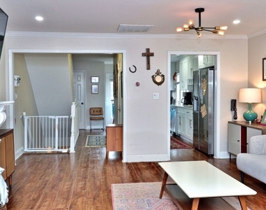 35 Mews Ln - Photo Thumbnail 6