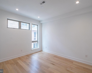 119 Greenwich St - Photo Thumbnail 14