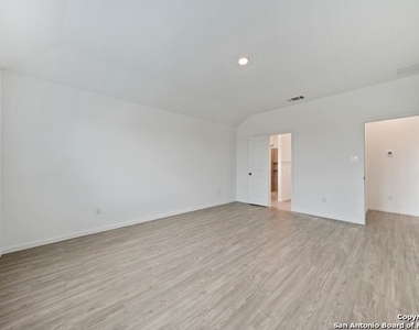 345 Cordova Crossing - Photo Thumbnail 17