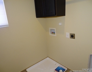 6410 Marcel Way - Photo Thumbnail 29