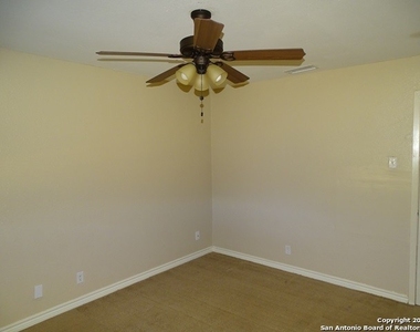 8514 Glen Ct - Photo Thumbnail 15