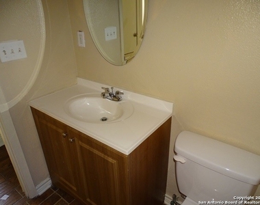 8514 Glen Ct - Photo Thumbnail 29