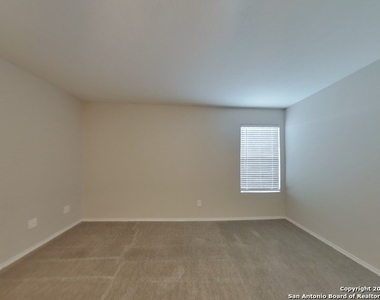 7618 Crestway Rdg - Photo Thumbnail 6