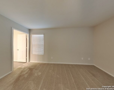 7618 Crestway Rdg - Photo Thumbnail 4