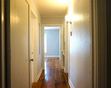 1322 W Bond Street - Photo Thumbnail 15