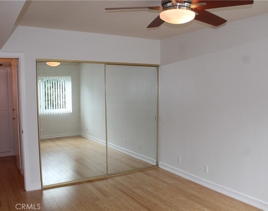 10707 Camarillo Street - Photo Thumbnail 18