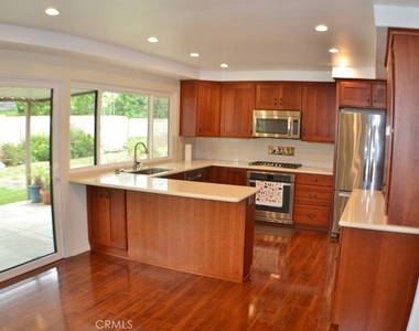 9627 Puffin Avenue - Photo Thumbnail 5