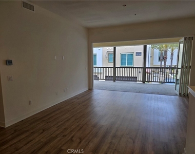 2868 Doheny Way - Photo Thumbnail 2