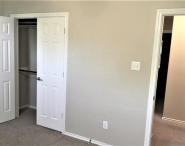 21349 Thurston Crossing Drive - Photo Thumbnail 20