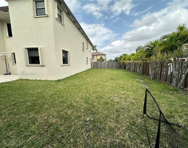 11502 Sw 232nd Ln - Photo Thumbnail 15