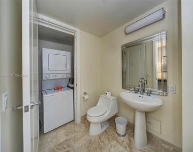 1435 Brickell Ave - Photo Thumbnail 21