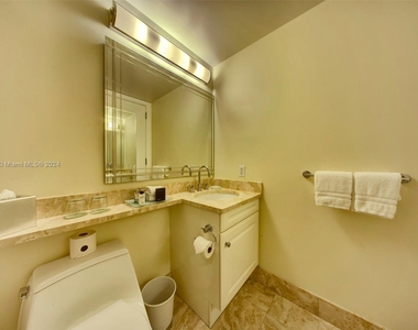 1435 Brickell Ave - Photo Thumbnail 19