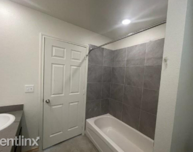 2313 Alterman Dr - Photo Thumbnail 10