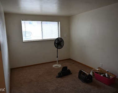 1631 Kimbark St - Photo Thumbnail 7