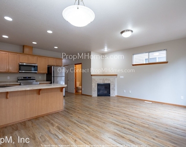 4317 Se 79th Avenue - Photo Thumbnail 2