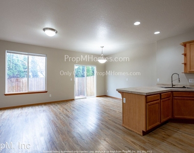 4317 Se 79th Avenue - Photo Thumbnail 1