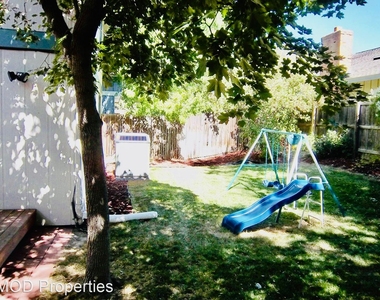 12159 E. Amherst Circle - Photo Thumbnail 12