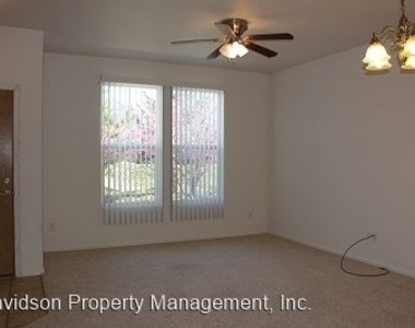 7398 Sandy Springs Pt - Photo Thumbnail 2