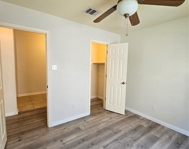 705 Crane Canyon Pl - Photo Thumbnail 12