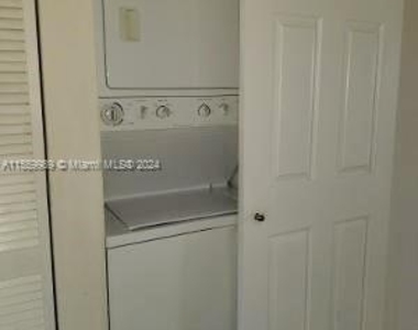 4812 Washington St - Photo Thumbnail 11