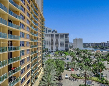 2501 S Ocean Dr - Photo Thumbnail 14