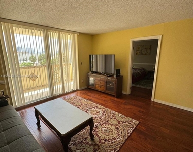 1833 S Ocean Dr - Photo Thumbnail 16