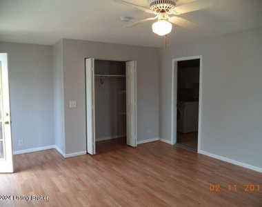 4401 Bellevue Ave - Photo Thumbnail 1