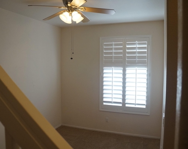 2750 W Shannon Court - Photo Thumbnail 9