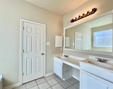 1160 Annalea Cove Drive - Photo Thumbnail 29