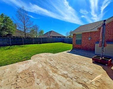 4002 Greenwood Way - Photo Thumbnail 28