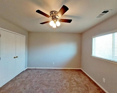 4002 Greenwood Way - Photo Thumbnail 22