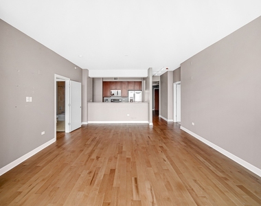 1201 S Prairie Avenue - Photo Thumbnail 7