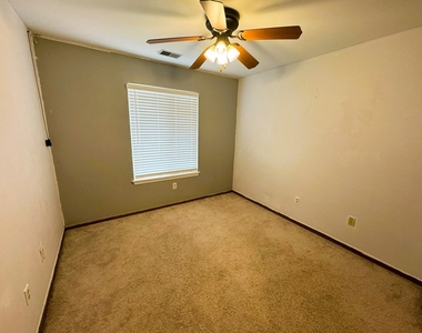 20914 W Ardmore Circle - Photo Thumbnail 6