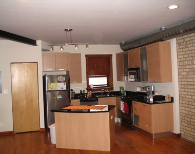 7022 N Paulina Street - Photo Thumbnail 3