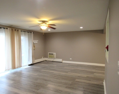 715 E Falcon Drive - Photo Thumbnail 4