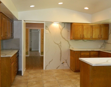 4627 Presidio Dr - Photo Thumbnail 25