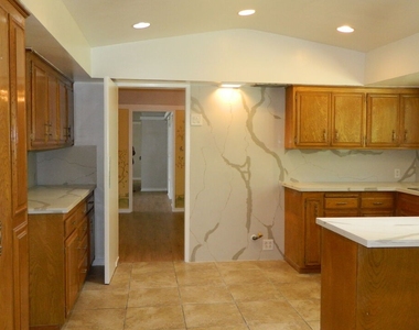 4627 Presidio Dr - Photo Thumbnail 26