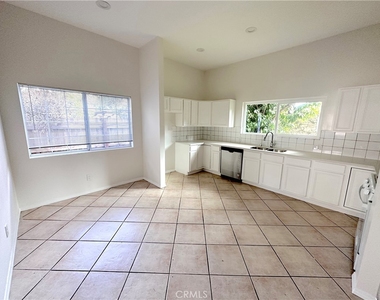 12358 Oxnard Street - Photo Thumbnail 2