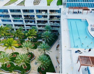 6801 Collins Ave - Photo Thumbnail 28