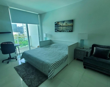 950 Brickell Bay Dr - Photo Thumbnail 10